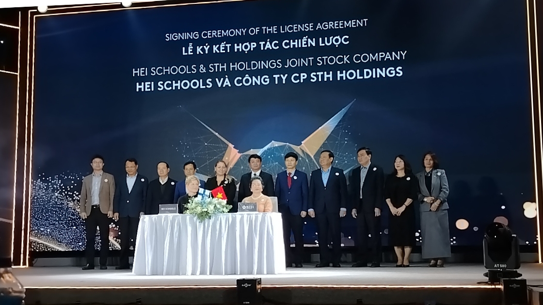 the signing ceremony between HEI Schools & STH Holdings